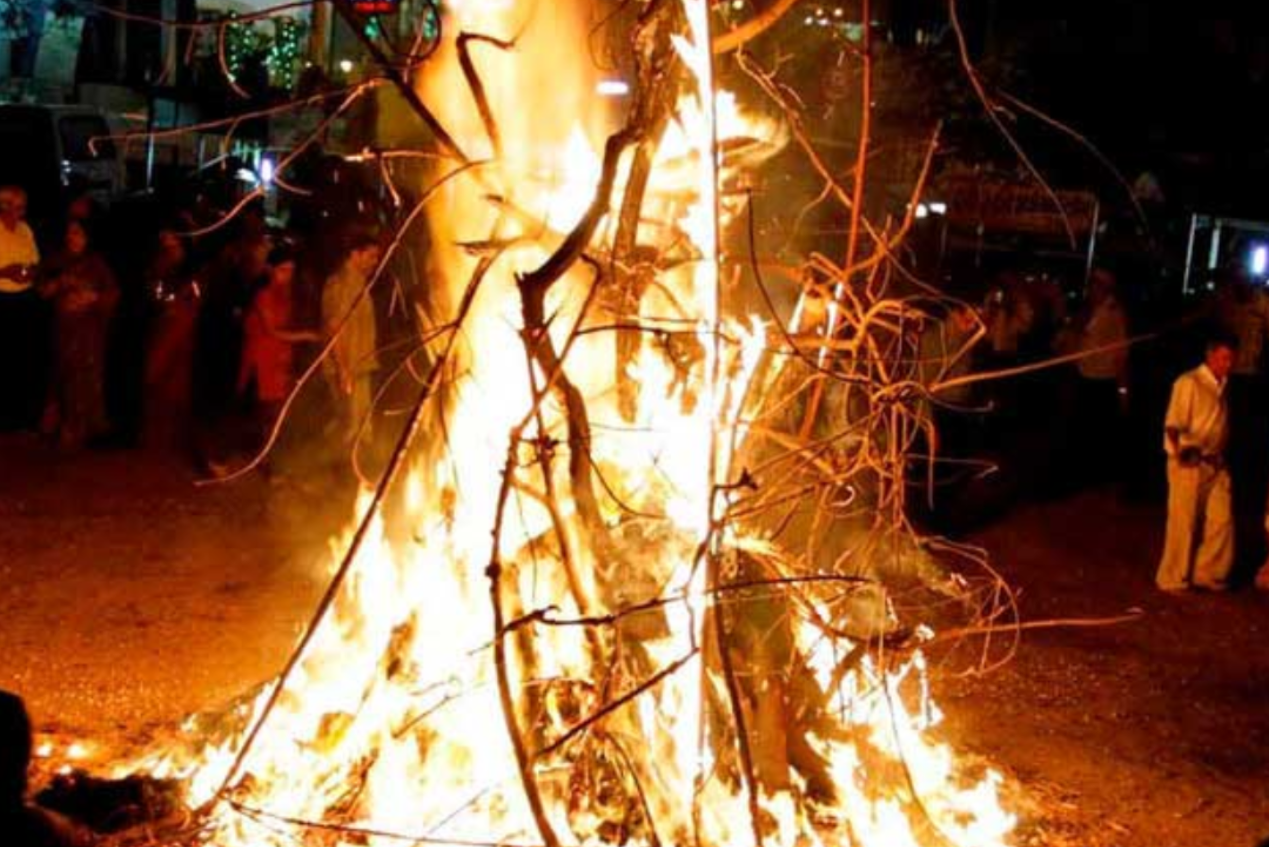 httpspanditji.acemindserver.comwp-contentuploads202508cute-indian-boy-dresses-as-lord-rama-with-bow-flowers-from-top-angle_1048944-14864681.avif (7)